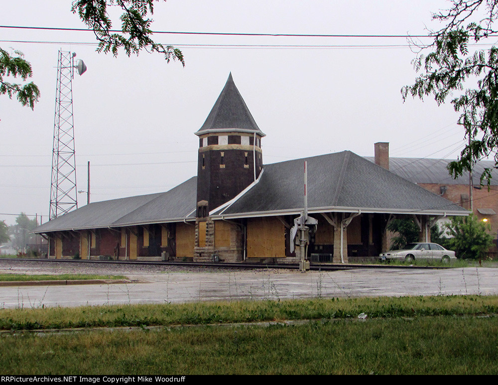 Former C&NW depot